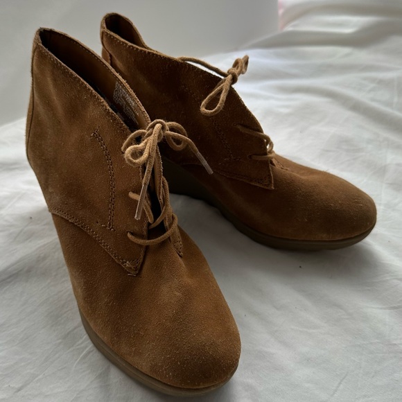 White Mountain Brown Suede Velvet size 7.5 - Picture 8 of 10